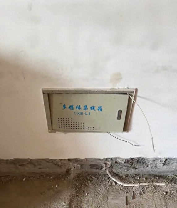 网线连接器使用方法_使用网线连接TP-LINK路由器的实用技巧_网线器怎么用