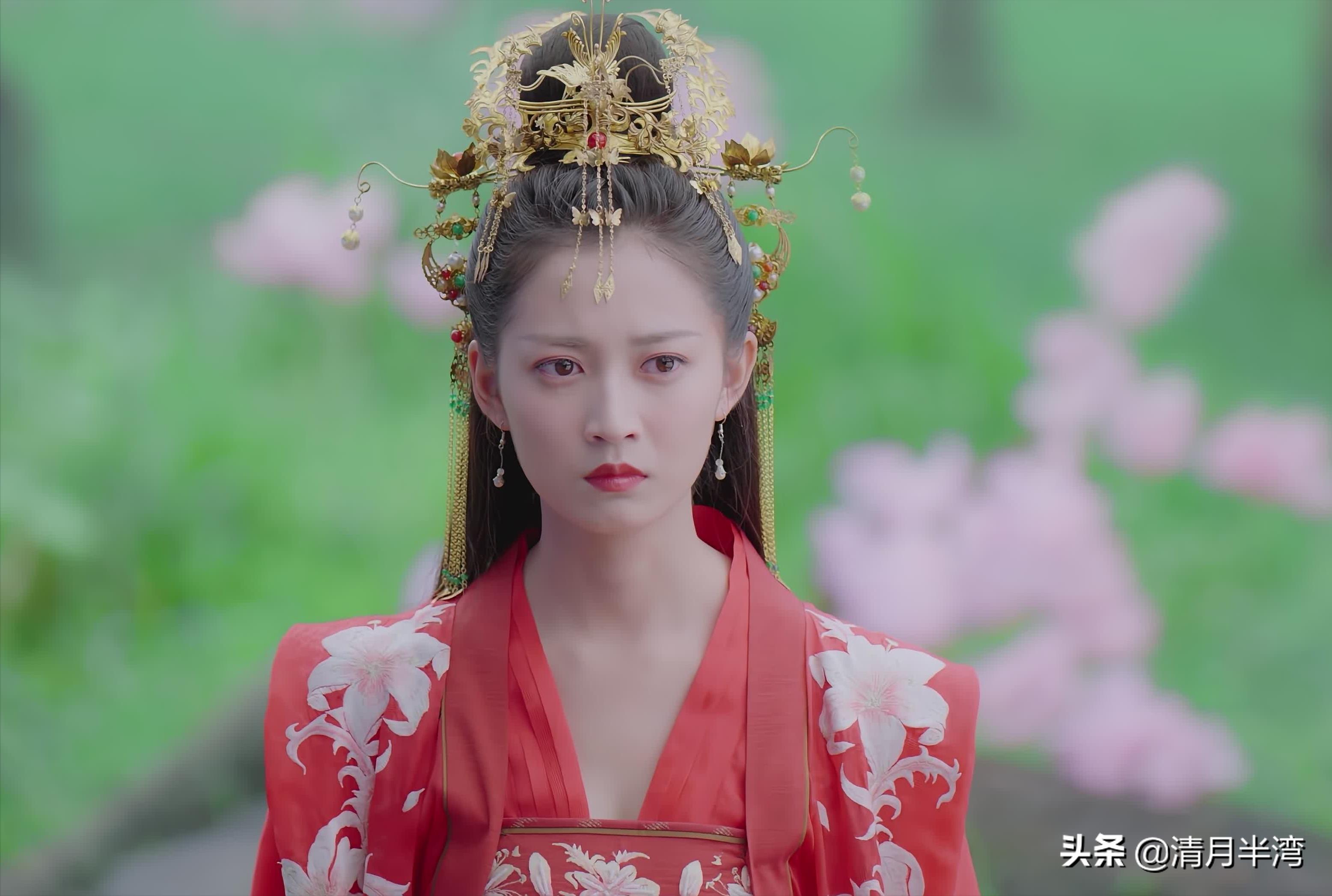 李易峰（Li Yifeng） - 除了之前提到的作品，参与过《风起霓裳》等剧。_李易峰（Li Yifeng） - 除了之前提到的作品，参与过《风起霓裳》等剧。_李易峰（Li Yifeng） - 除了之前提到的作品，参与过《风起霓裳》等剧。